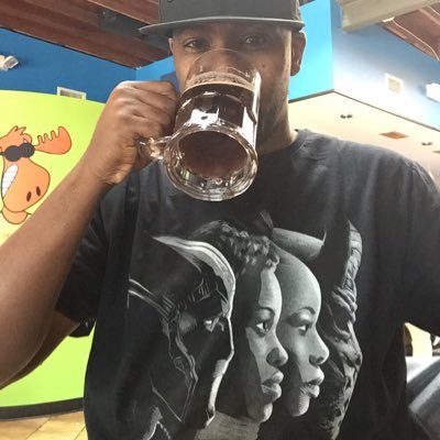 Co-host of THE SBP (Sports Bar Podcast) https://t.co/OkJTmBfNeu. Sports, Hip Hop, comic books, tv, movies. #Knicks