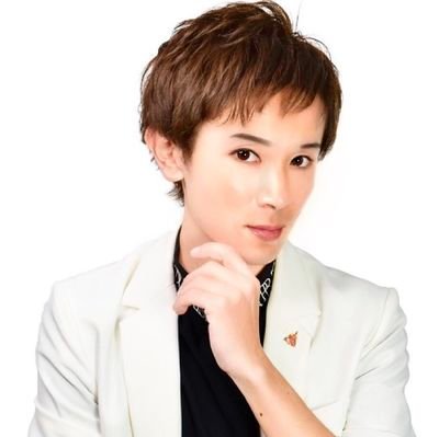 福岡出身🗺️とんこつラーメン一筋🍜🍥日本の家族が温かくなる歌を歌って行きます🎵たくさんGIVEできる歌手になります🎙️🎸高校野球⚾甲子園球場でライヴが目標🔥がんばります💪💪応援よろしくです👼
最先端アプリYIPPIでハッピーに👼
https://t.co/5gSSL7bImr