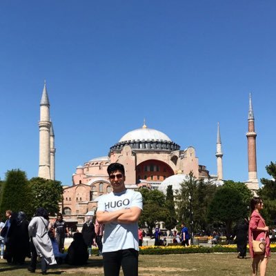 MoeedKay's profile picture. 🤙🏽