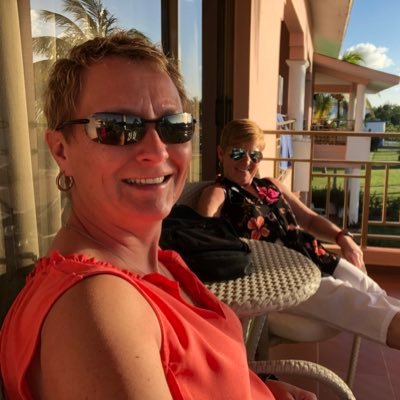 OriginalRobin's profile picture. “feet on ground, heart in hand, facing forward..” -JANN