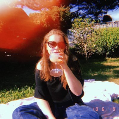 aoifenightly's profile picture. yikes