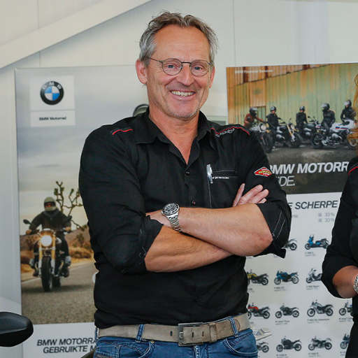 Enthousiast motorrijder,  eigenaar van MotoPort Almere, Road Racing, elektrische gitaar, Metal 🤘🏻 🎸 rules!