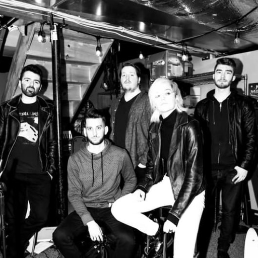 TheRoseMonarch's profile picture. NY alt-rock band 🌹