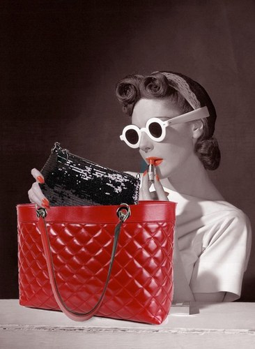 the new 'must have' English label, a glamorous Chanel quality handbag with a twist -it's all you need