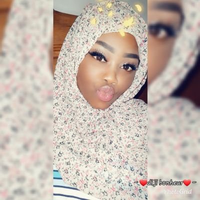 SokhnaKhadijat1's profile picture. Je suis simple  travailleuse fofolle parfois 😁mais une femme de valeur et prette à tout pour défendre la cause féminine ❤