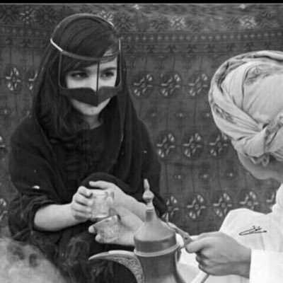 هنہٰٖاكيہٰٖيہٰٖهه صہٰٖوب فوادهه....... ... ما تعنت امي ٩ شهور عشان اعجبج/ك 🚬.