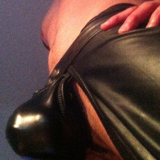 bulgeextra's profile picture. Into spandex, lycra, leather, latex, anything tight and shiny
