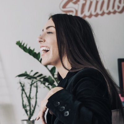 ClaireHolly_'s profile picture. Always taking the scenic route.