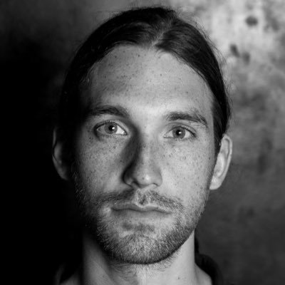 audiophile & building. likes working with people, technology & wood.