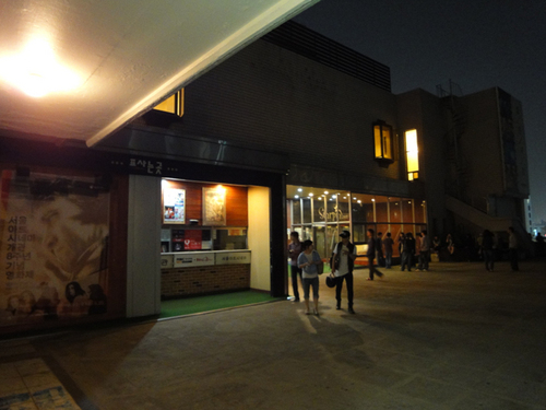 2012Seoulcinema's profile picture. 2012년, 서울아트시네마의 안정적인 시네마테크전용관을 건립하기 위한 추진위의 활동을 소개하는 공식 트위터입니다.