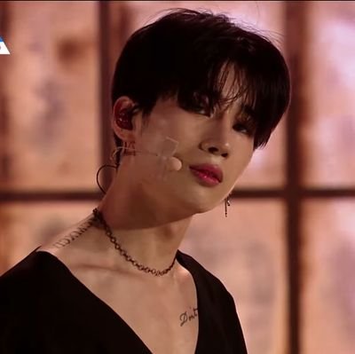 o2_louisx's profile picture. 