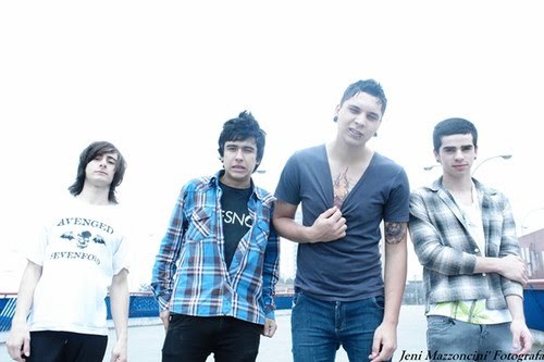 Vocal/ Guitarra : Narciso
Baixo/ back vocal : Leonardo Vinicius
Guitarra Solo: Werisson
Bateria: Caique Campos