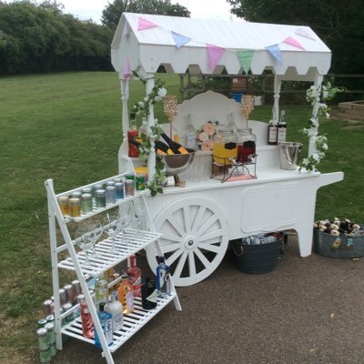 Mobile Prosecco Bar- DM us for bookings or visit our website! 🥂🍾 Instagram- theproseccovannorthampton 📸 Email- theproseccovanginandfizz@gmail.com 💻