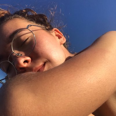 Giovanna21_4's profile picture. La silueta del pecado diseñada para mí ♡ la verdadera felicidad estriba en el libre ejercicio de la mente ⌛️|   Farmacéutica 🌱💊🧫🧪