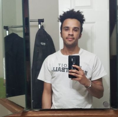 AnthonyStBernar's profile picture. Probrably the most unhealthy person