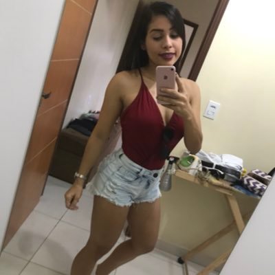 A vida não se trata do quanto vc bate, mas do quanto vc apanha e consegue continuar em pé! https://t.co/7VUoyphBTW
