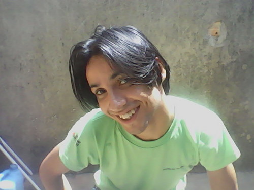 Um pouco longe da razâo,sentindo saudades do que não me aconteceu e por aí vai... MSN:dannyfearcy@hotmail.com