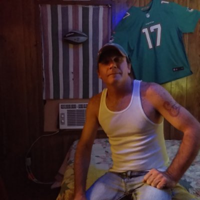 MurryRowland's profile picture. I work hard love hard and play even harder!! I'm a single guy by choice and loving this freedom.....😘💕💕 I have a porn site an if I wanna see just ask