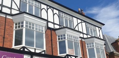 cheap and top rated window fitter northwest