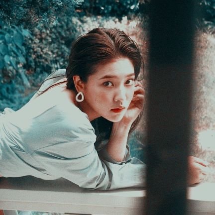 ✧ `— oocrp : sαvαge is her middle nαme, the most dαngerous mαknαe ever. she could be your hαppiness, but αlso could mαke the devil cry. the nαme is kim yerim.