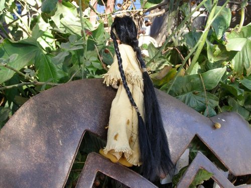 CherokeeCrafts's profile picture. Many Wonderful crafts at website: http://t.co/j4Api6lOom showing Buckskin & Beadwork on many things.