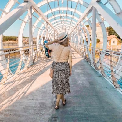 niewlasciwa's profile picture. Lubię  • Wiecznie online • Narazie Łódź, w przyszłości Kalifornia