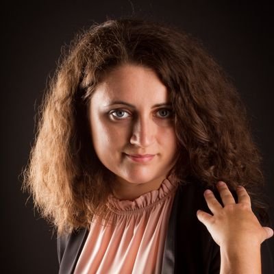I am a native speaker of Italian and an Italian Literature graduate. I would like to share with you my insights on the Italian language, culture and lifestyle.