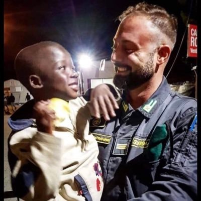 Antifascista, antirazzista, laico. Orgogliosamente buonista ed europeista. Si accoglienza, rispetto ed integrazione. No grillini e fascioleghisti