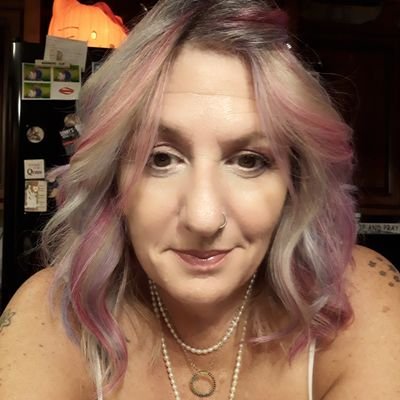 Profile Picture of Janet Goree-Watson (@gdogdiamondgirl) on Twitter