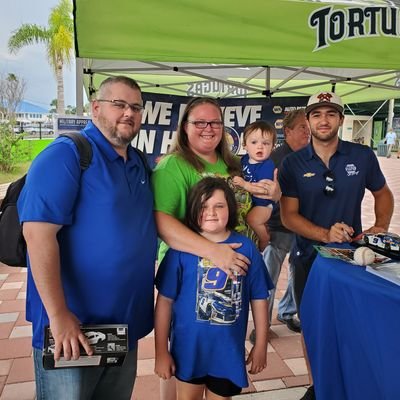 LeeAnneHberry99's profile picture. Wifey to Kyle(13years), Mommy to Kylee and Chase. 4th grade teacher, love anything owls! Huge Chase Elliott #9 fan.