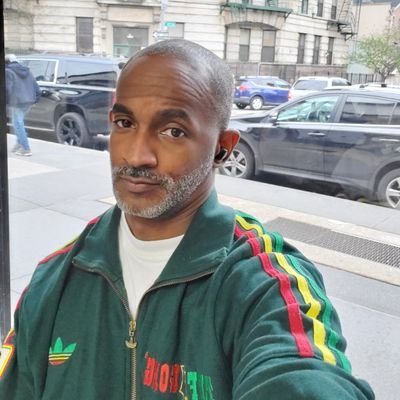 Ashtronomycal's profile picture. Tryin to Get All These Folks Money Their Leaving on The Table. What Idiots!