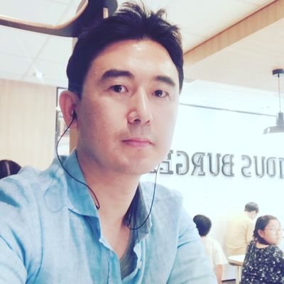 JeehoonKang's profile picture. 2013~ 팝조이 CEO/Founder 웹젠이미르게임즈 사장 웹젠 전략기획실장 네오위즈게임즈 2000 서울대 경영학과