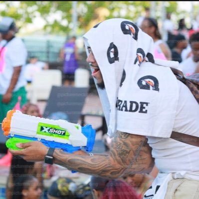 6’1 Basketball player, party promoter,host,father,go getter!!