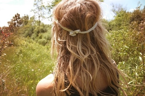 blonde hair, blue-green eyes, loves hockey and being with my friend's...