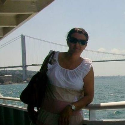 Zeynepe39444928's profile picture. neşeli