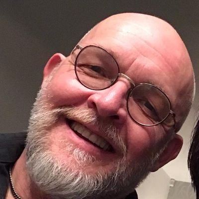 Husband to Rachel (@rachelhabergham) - Father to Chris, Nathan & Alana (@CakesAlana) Step-Father to Emily & Eve - Yorkshireman - Leeds United Fan