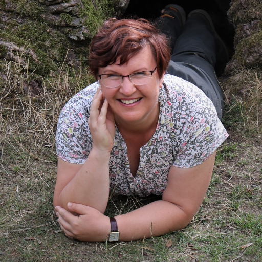 Professor of Ecology @RoyalHolloway. Forest #biodiversity, ecosystem functioning & #ecosystemservices - Plant-herbivore interactions - Meta-analysis. She/her