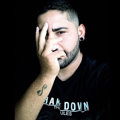 Não busque em mim a perfeição,jamais serei reflexo da sua vontade. Eu tenho amor próprio e já não me importo com opiniões que se perdem ao vento,sem fundamentos