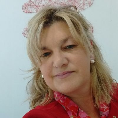 Como experta contable acompaño a las empresas hacia el camino del éxito con @getex_erp (gestión para confección textil) y @Gesclic para las pymes y autónomos.