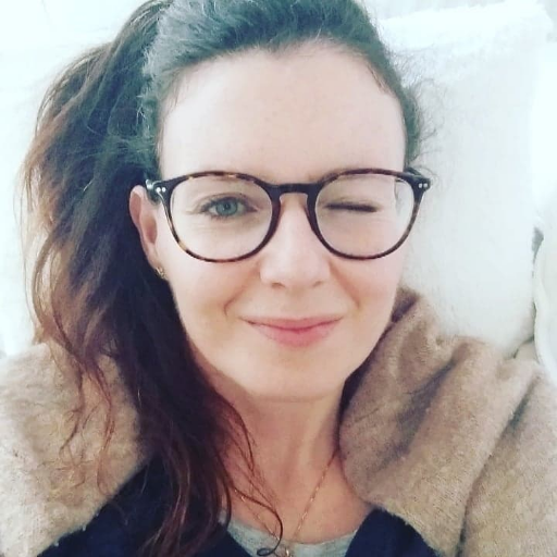 Happiness coach, Sunreflex footmassage, painter, vegan recipes Follow your Joy 💖 Be Happy 🙌