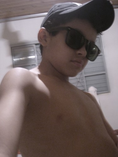 vamos la!
adoro jogar futbol ouvir musicas
e jogar video game ....
add eu la no orkut:http://t.co/tydf9SYHn4 ou se nao add ai no meu twitter.