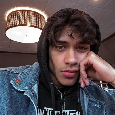 blacking_SP's profile picture. ◤❏↣Bʀᴀzɪʟɪᴀɴ ʜᴇʙᴇ·ꜱ ᴄᴏᴜɴꜱᴇʟᴏʀ ¹ˀ ♏  ɪ ʜᴀᴠᴇ sᴄᴀʀs, ᴀɴᴅ ᴇᴠᴇʀʏ sᴄᴀʀ ᴛᴇʟʟs ᴀ sᴛᴏʀʏ ᴛʜᴀᴛ sᴀʏs, ɪ sᴜʀᴠɪᴠᴇᴅ. ↭ Naomi ↭ Frank. —Listen up fives a ten's speaking.