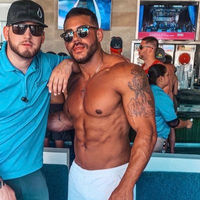 JohnnySuave's profile picture. 