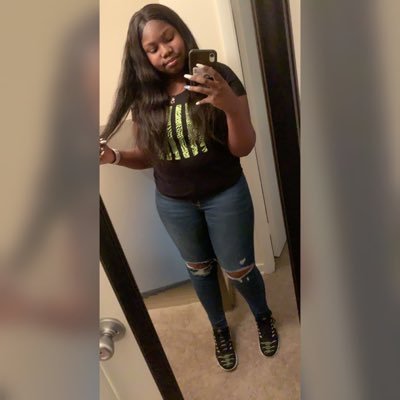 envy_tink's profile picture. Proverbs. 31:25🕊|Jm Alumni🎓|”For all I am and yet to be I owe my angels my Love, Strength and Integrity.”