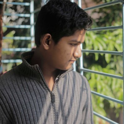 Self taught programmer, tech savvy and food lover.