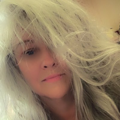 avonbyval's profile picture. 