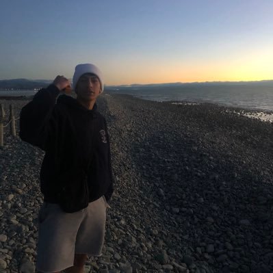 thrqvee's profile picture. rip @thrivesole 1.2k