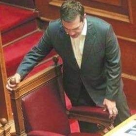 ΔΕΝ ΤΟΥΣ ΧΡΩΣΤΆΩ ΜΕ ΧΡΩΣΤΆΝΕ ΚΑΙ ΌΜΩΣ ΜΕ ΖΗΤΆΝΕ ....!