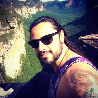 missão: fazer música, correr mundo e se inspirar por pessoas com alto nível de empatia, talento e sabedoria.
#bitcoin #cryptoinvestor #traveler #musician