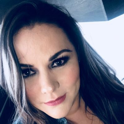 Deja tú lo guapa... soy comunicologa y #ChivadeCorazón